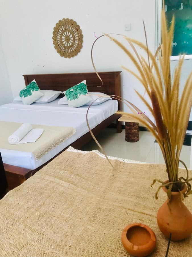 Bananas Mirissa Hotel Екстериор снимка