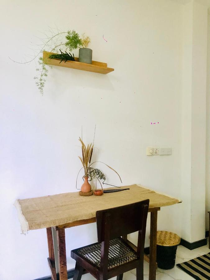 Bananas Mirissa Hotel Екстериор снимка