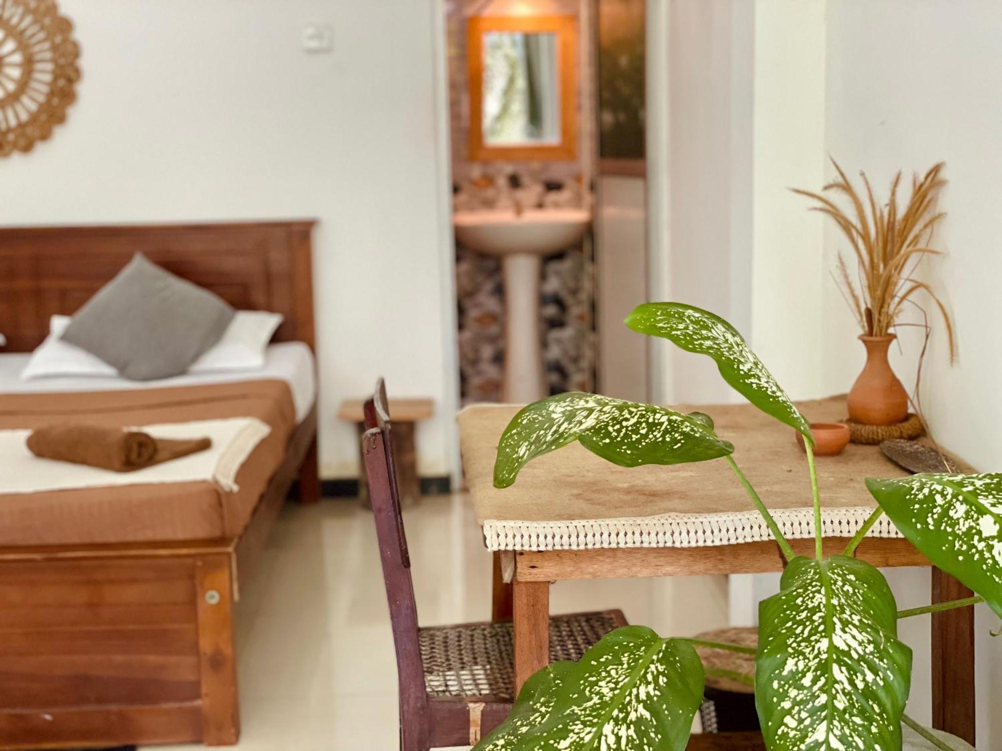 Bananas Mirissa Hotel Екстериор снимка
